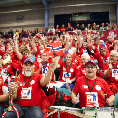 Norska supportrar stöder sitt lag i Kolding i Danmark.