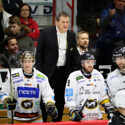 Kai Suikkanen på tränarbänken