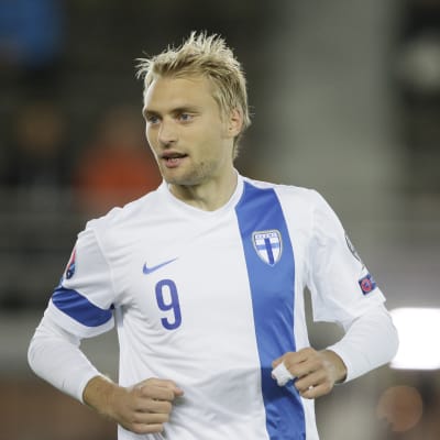 Tim Väyrynen är med i matcherna mot Belgien och Italien.