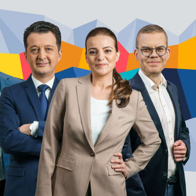 Kuvassa näkyvät monikielisten vaalikeskusteluiden juontajat. Kuvassa seisovat vasemmalta oikealle Esraa Ismaeel, Wali Hashi, Levan Tvaltvadze, Zena Iovino sekä Tuukka Lukinmaa.