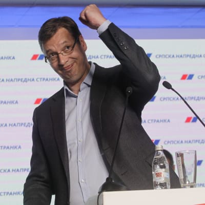 Vi fick en historisk seger, jublade premiärminister Aleksandar Vučić efter besked om det styrande Progressiva partiets framgång