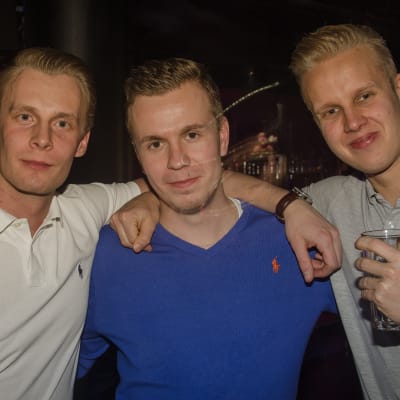 Vimmelbild från Svenska Talande Klubben på Glöggrundan i Åbo.