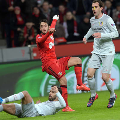 Hakan Calhanoglu gjorde 1-0 i lagens första möte.