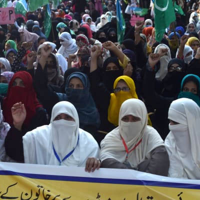 pakistan raiskaus protesti mielenosoitus naiset