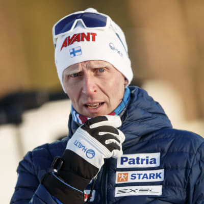 Ampumahiihtomaajoukkueen päävalmentaja Jonne Kähkönen kuvassa.