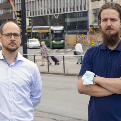 Raitiovaununkuljettajat Robert Vierling ja Tommi Salo