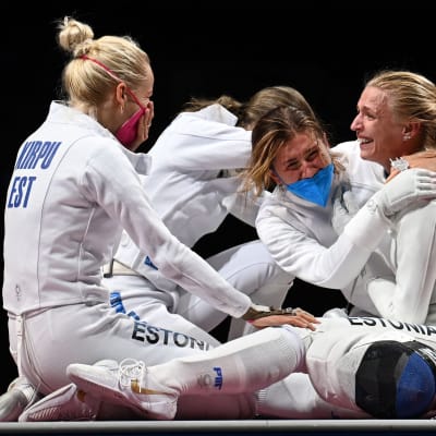 Viro voitti miekkailussa kalvan joukkuekilpailun olympiakultaa.