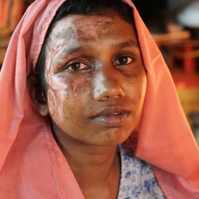 Amerikkalaisdokumentin (12) salaa kuvattu materiaali ja väkivallan uhrien sekä heidän perheidensä kertomukset paljastavat Myanmarin armeijan osallisuuden julmuuksiin. 