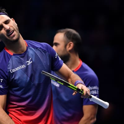 Robert Farah (vas.) parinsa Juan Sebastian Cabalin kanssa