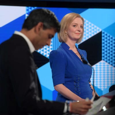 Liz Truss i en TV-debatt i augusti tillsammans med den andra premiärministerkandidaten Rishi Sunak.