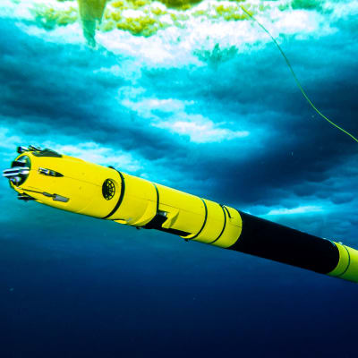 Undervattensrobotkameran Icefin är ett långt rör i gult och svart.