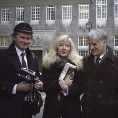 Lars sekä Aila Svedberg ja Edward Taylor Lontoossa vuonna 1983.
