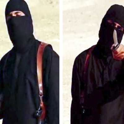 Den maskerade mannen tros vara britten Jihadi John, som dödades i en flygattack i höst