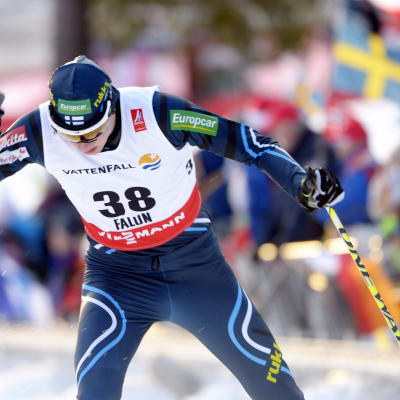 Jim Härtull i skidspåret i Falun.