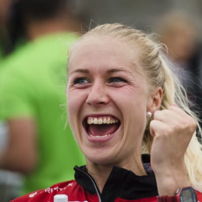 Maja Alm orienterar för Danmark. 