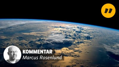 En bild av jorden med Marcus Rosenlunds kommentarstämpel. 