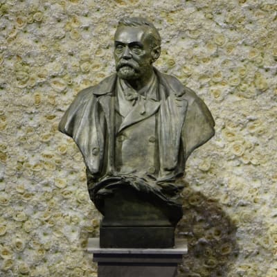 Alfred Nobel