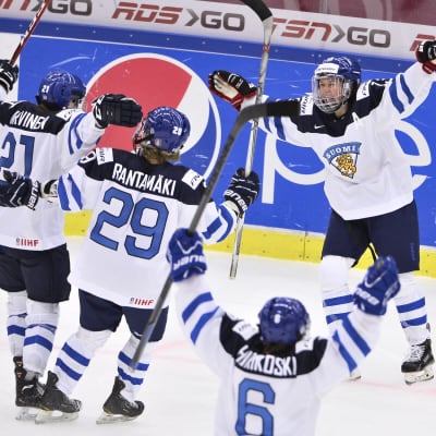 Finlands första kedja Karvinen-Rantamäki-Välilä hade en lyckad bronsmatch i Malmö.