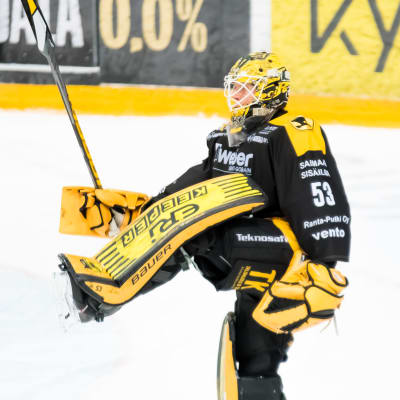 SaiPas målvakt Niclas Westerholm var glad efter derbysegern.