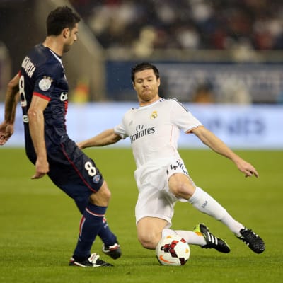Xabi Alonso i hetluften mot PSG.