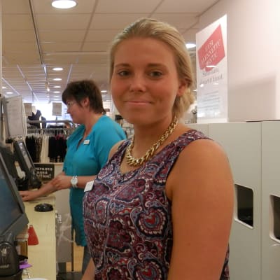 Jonna Tamminen, sommarjobbare på Lindex i Jakobstad