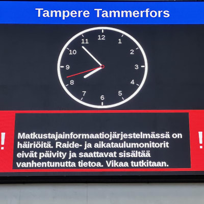 VR:n infotaulu, joka kertoo informaatiotietojärjestelmän häiriöistä.