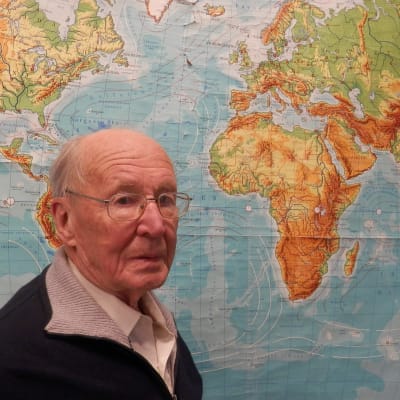 Lars Holmström i Jakobstad , 89 år gammal, är en flitig resenär