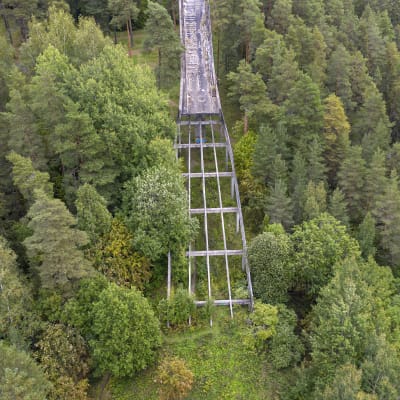 Ahveniston hyppyrimäki ilmasta kuvattuna.