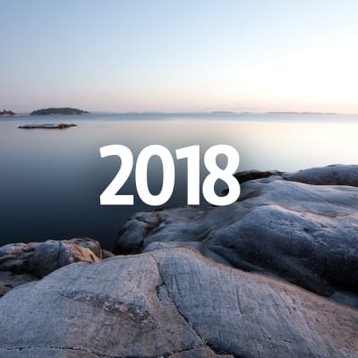 Skärgårdsbild med texten "2018".