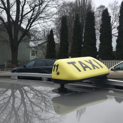 taket på en taxibil i åbo