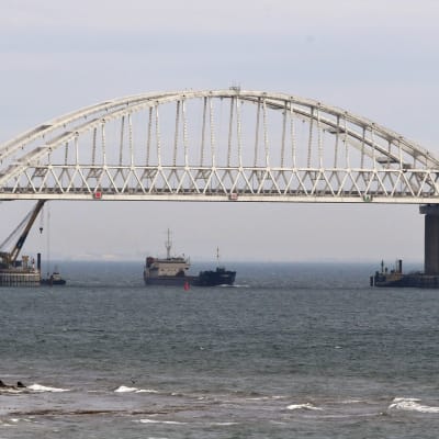 Bron över Kertjsundet mellan Krimhalvön och Ryssland.
