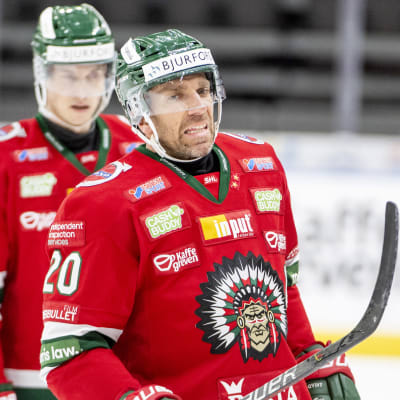 Joel Lundqvist grimaserar.