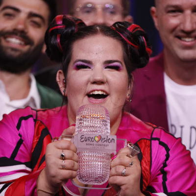 Netta Barzilai efter Eurovisionsvinsten.