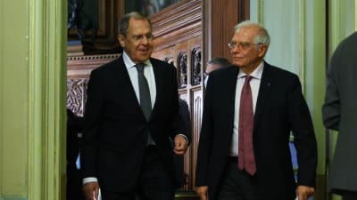 Rysslands utrikesminister Sergej Lavrov och EU:s utrikeschef Josep Borrell. 