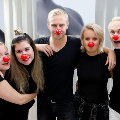 Joppe, Pernilla, Janne, Fredrika och Christoffer med röda näsor.