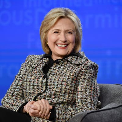 Den förra presidentkandidaten och utrikesministern Hillary Clinton, här på en arkivbild tagen i Kalifornien den 17 januari 2020.