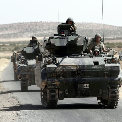 Turkiska styrkor som samarbetar med proturkiska syriska rebeller rycker fram mot den IS-kontrollerade staden Al-Bab i nordvästra Syrien