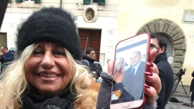 Annalisa stöder Berlusconi