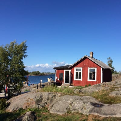 Cafébyggnaden i Örö gästhamn.