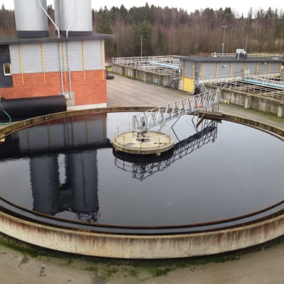 vattensedimenteringsbassäng vid reningsverket på Hermansö