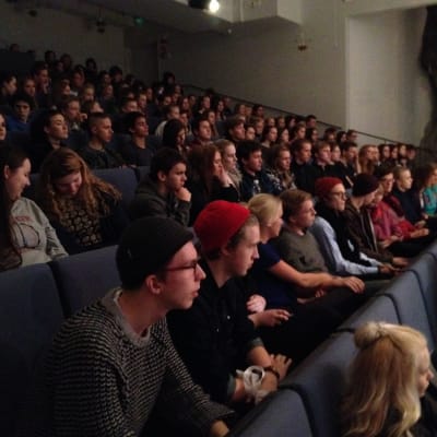 Intresserad publik då finalen i Debattävling 2015 gick av stapeln.
