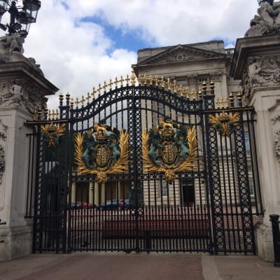 porten vid buckingham palace