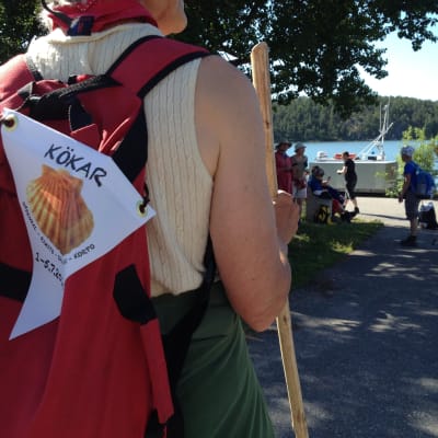 Pilgrimsvandrare på väg till Kökar.