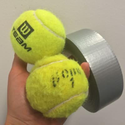 tennispallot ja jesari päivikin kädessä