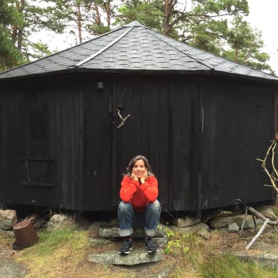 Nina Katchadourian är konstnär med rötter på Pörtö i Borgå