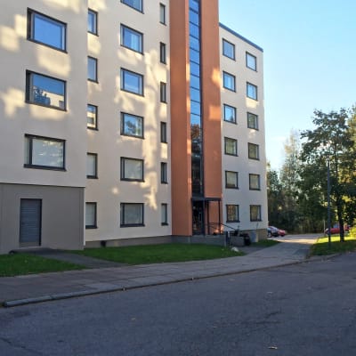 hus i förorten södrik i esbo, oktober 2015