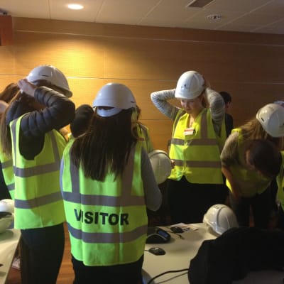 Elever från Vasa gymnasium bekantade sig med Wärtsilä.