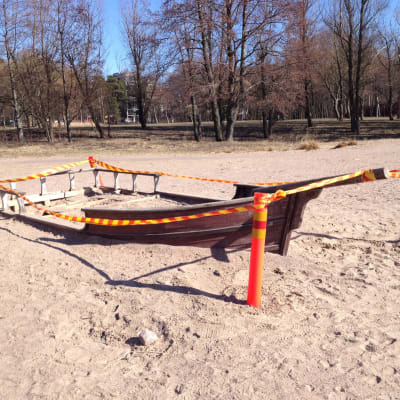 Söndrig sandlåda i Havsbadsparken på Drumsö.