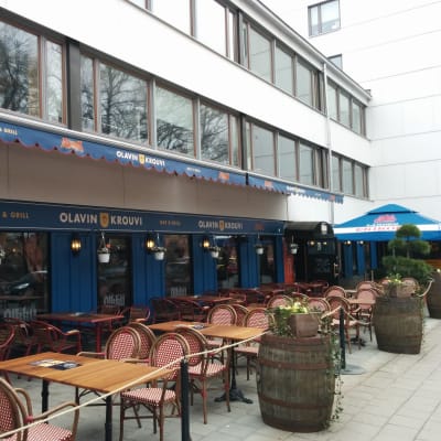 Restaurangbord utanför Olavin Krouvi i Åbo.