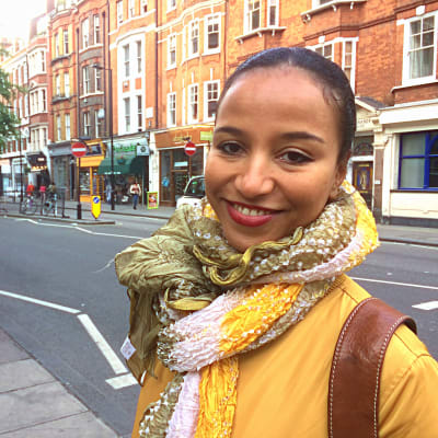 Minna Salami på gatan i London